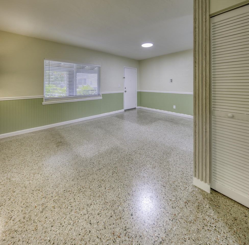 301 N Federal Hwy #2 - Photo 7 of 11