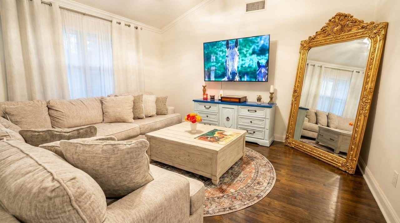 1532 Primrose Ln - Photo 6 of 38