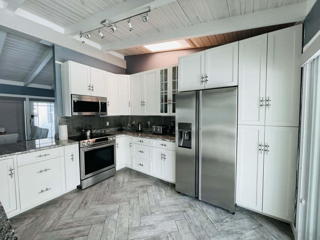 2531 Gulfstream Ln - Photo 7 of 17