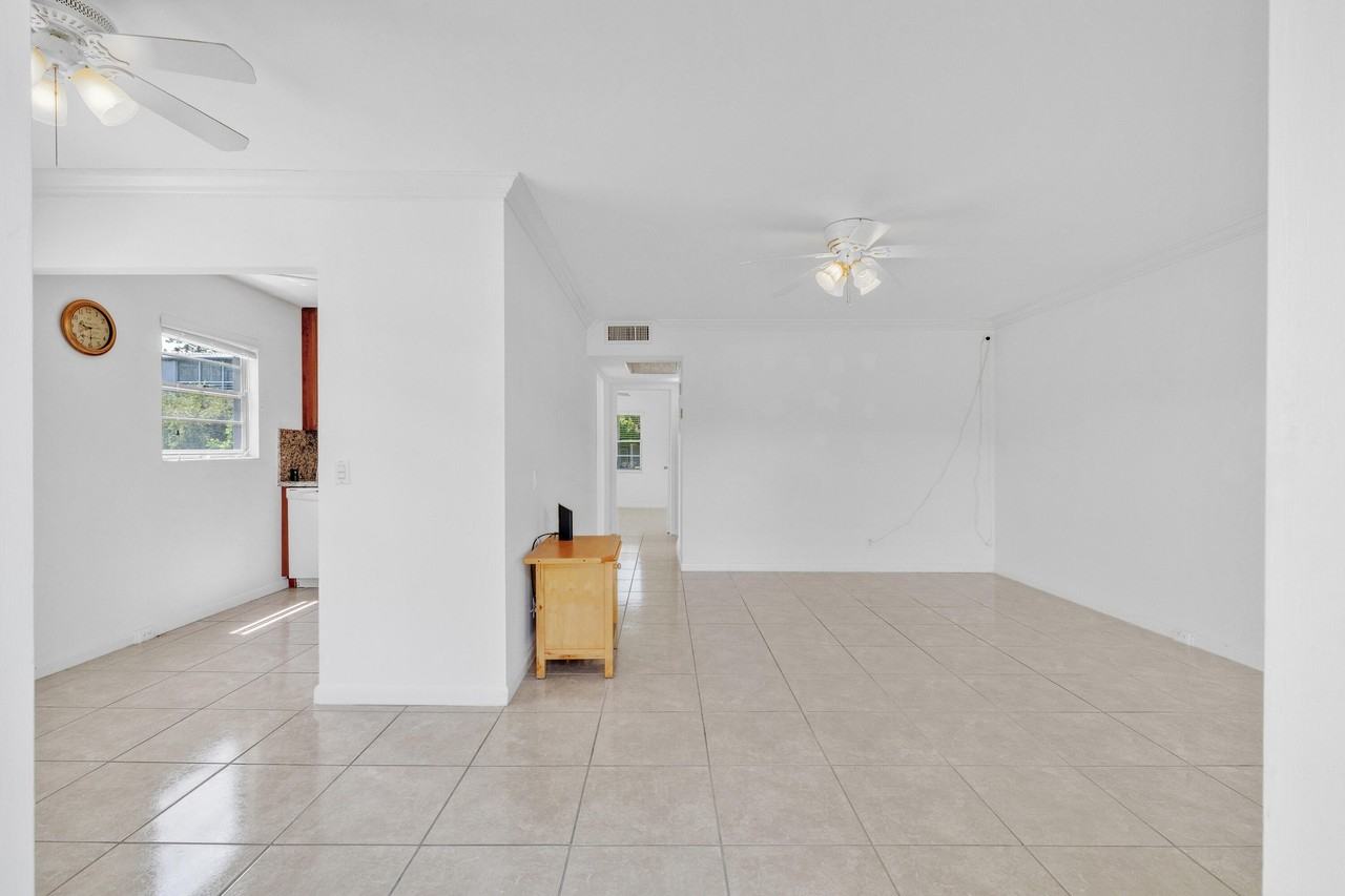 169 Suffolk E - Photo 5 of 39