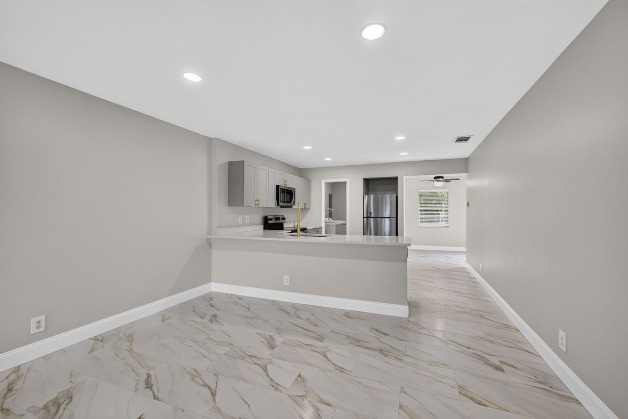 4873 Arthur St - Photo 4 of 39