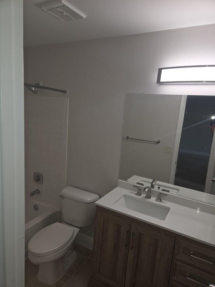 1245 Sw 46th Ave #1204 - Photo 6 of 16