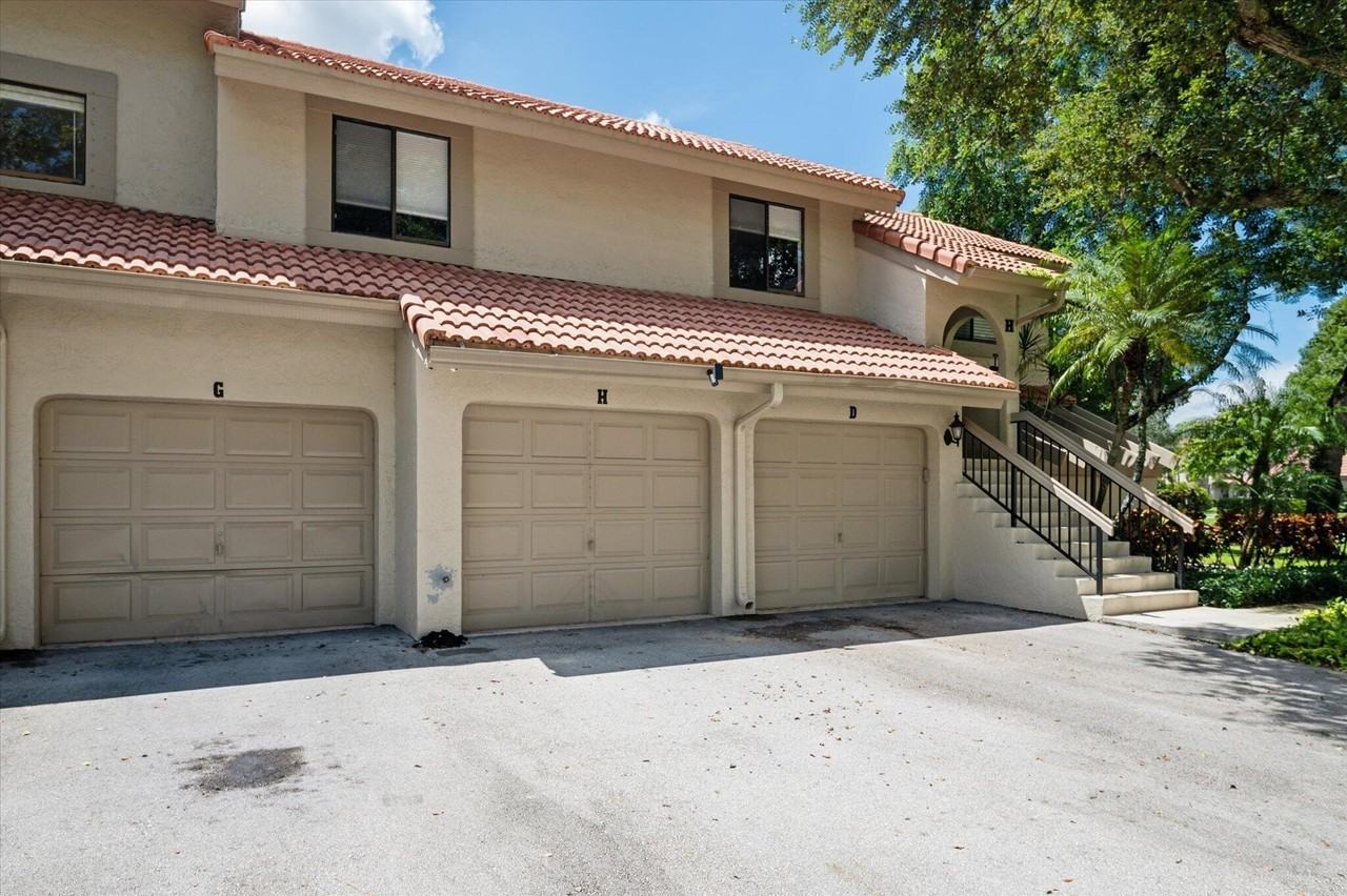 5750 Coach House Cir #G - Photo 2 of 19