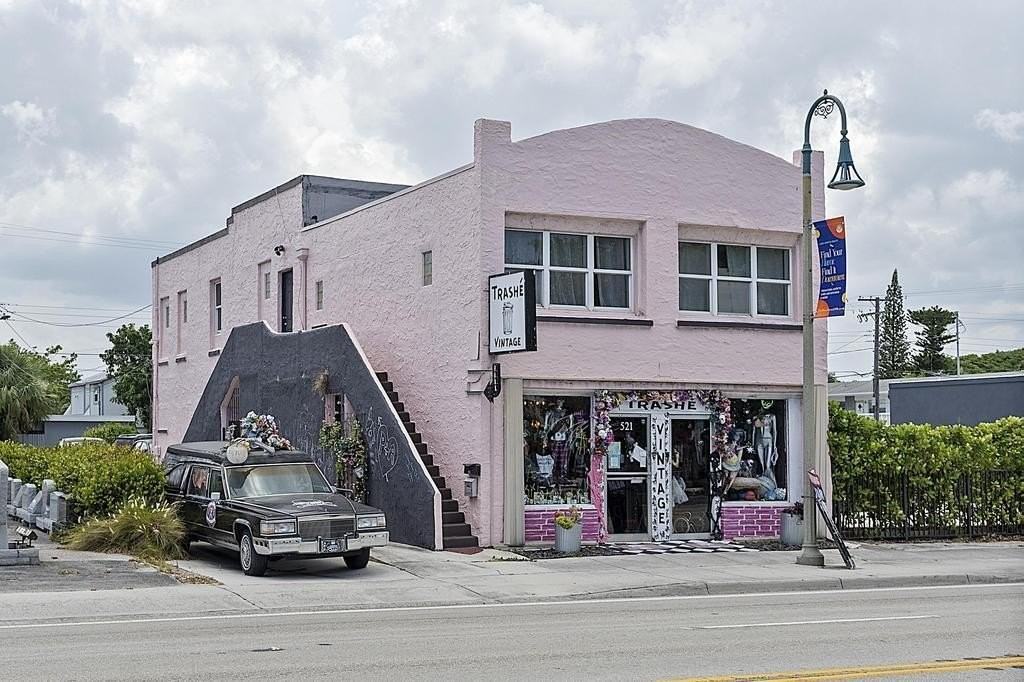 521 N Dixie Hwy - Photo 2 of 39