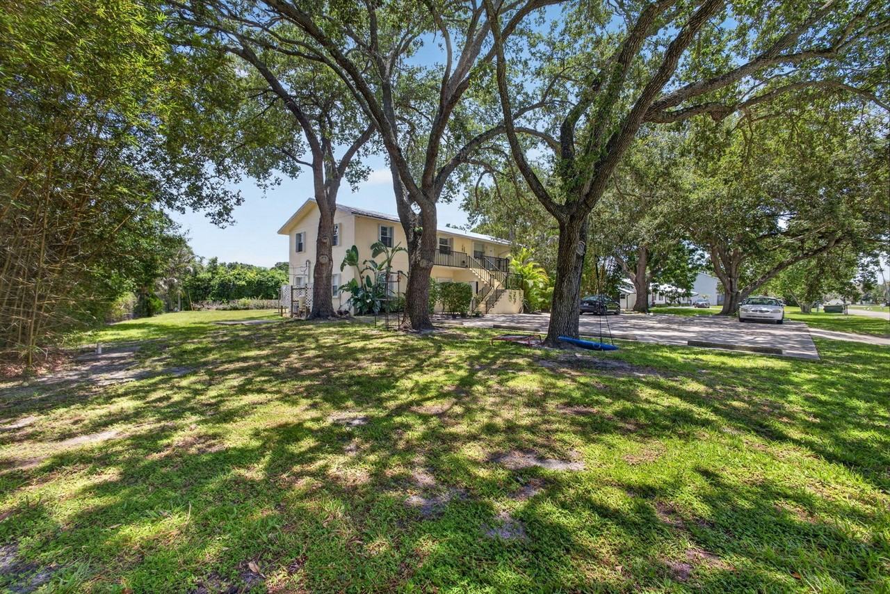 708 Sw Gardens Blvd - Photo 5 of 35