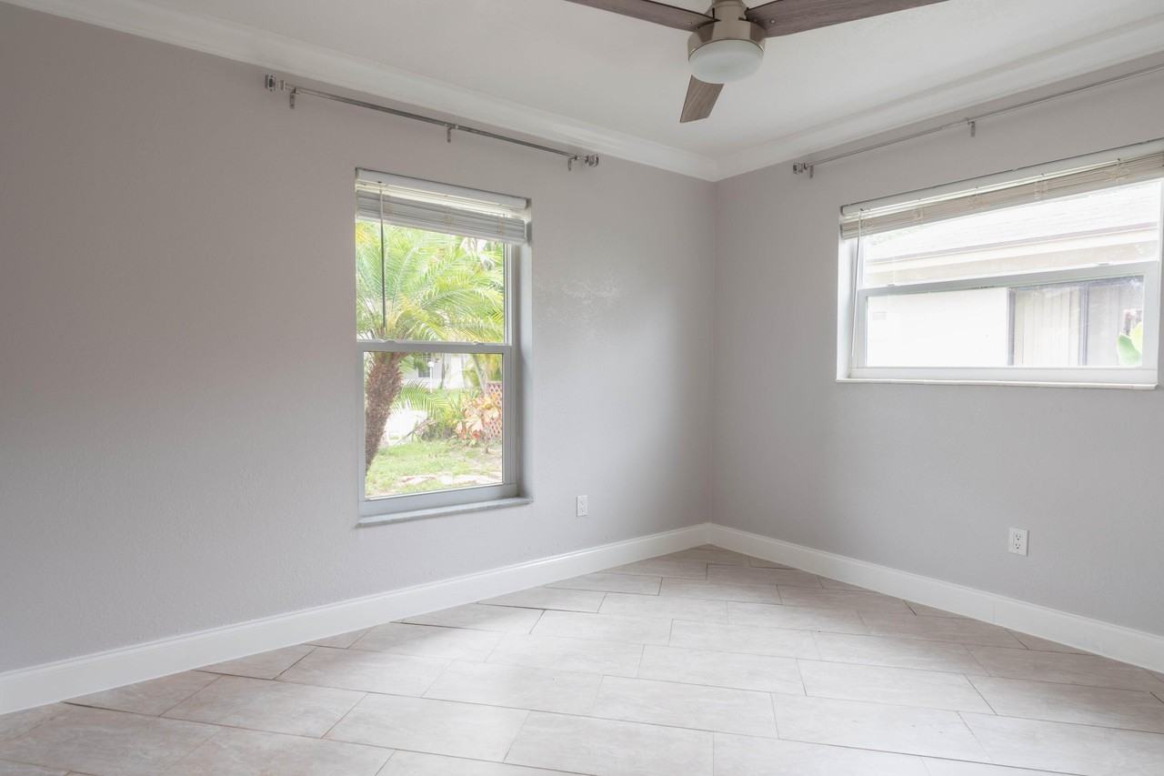 9696 Sw 1st Pl - Photo 2 of 11