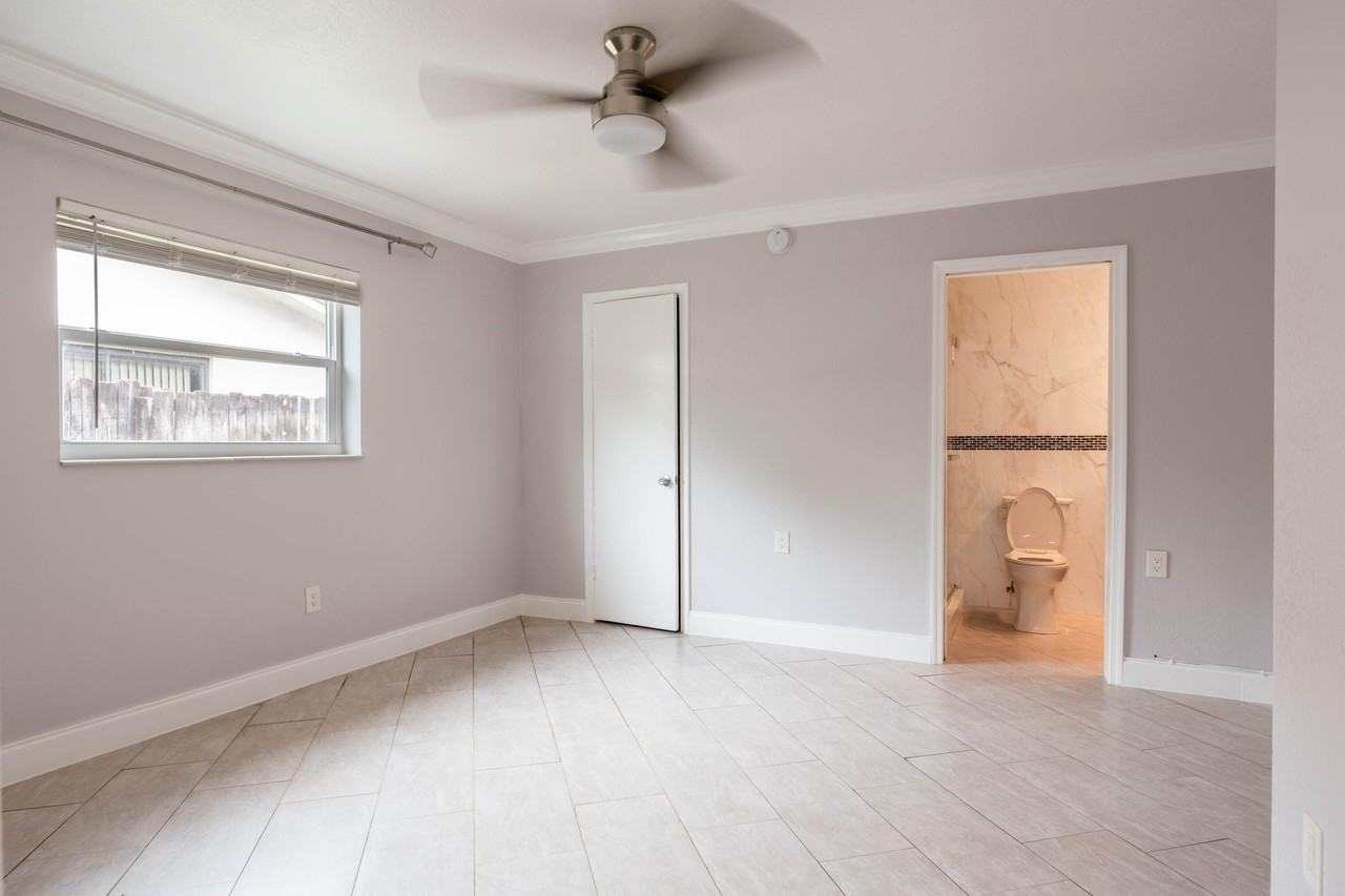 9696 Sw 1st Pl - Photo 3 of 11