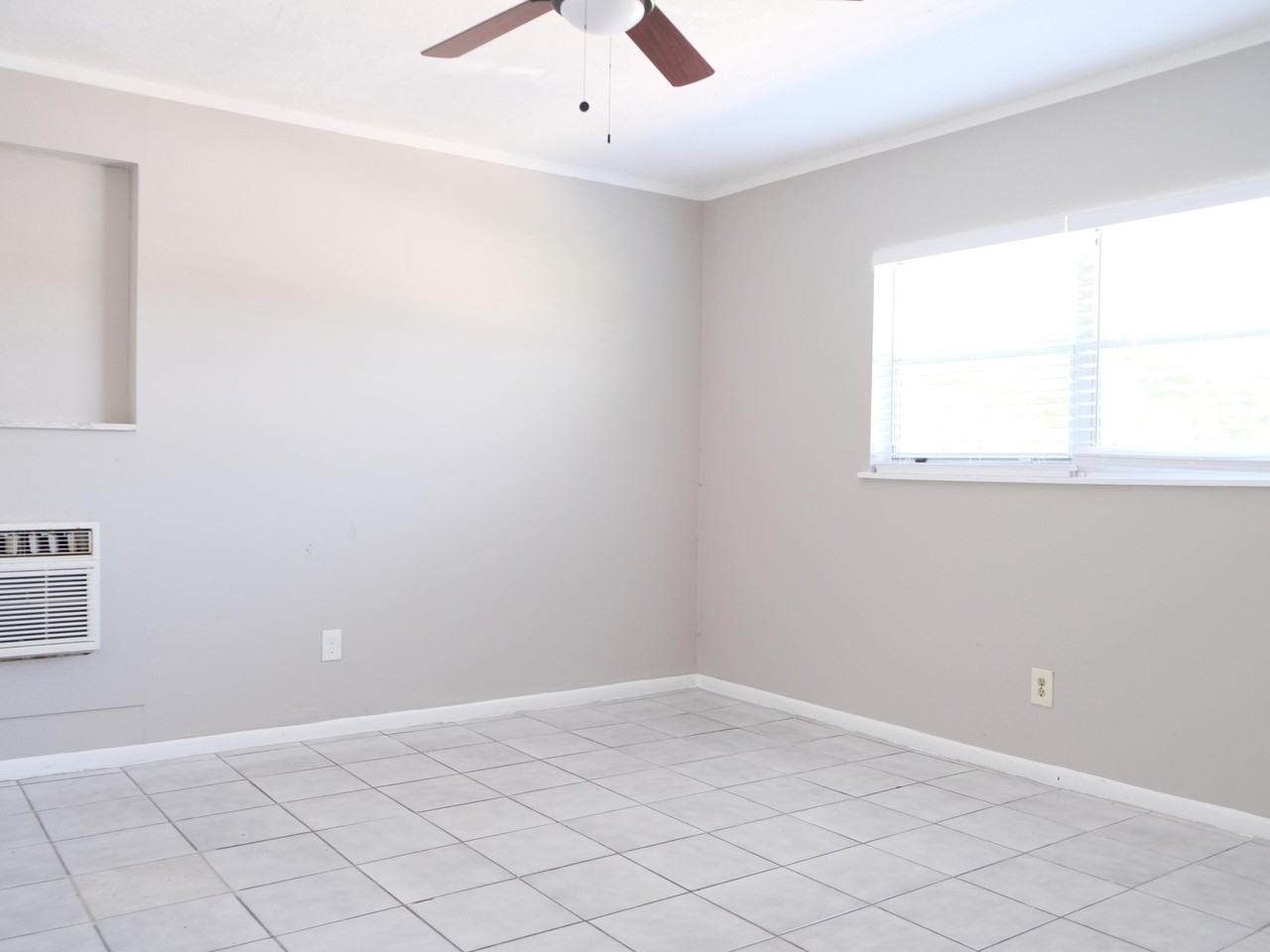 505 Bayberry Dr #1 - Photo 6 of 13