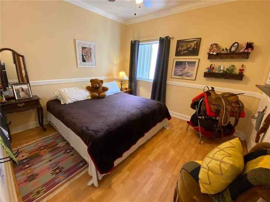 10747 Nw 70th Ter - Photo 7 of 24