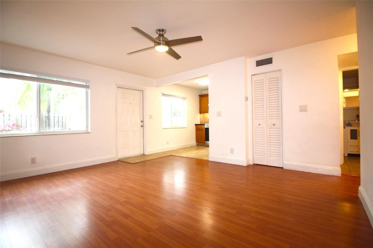 820 Ne 28th St #2 - Photo 4 of 20