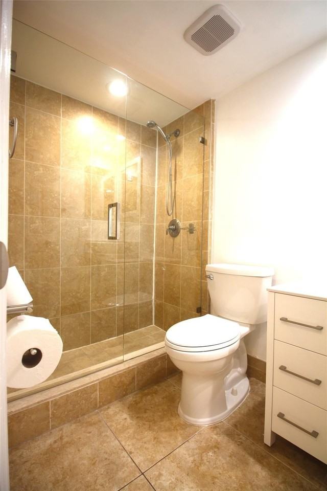 820 Ne 28th St #2 - Photo 5 of 20