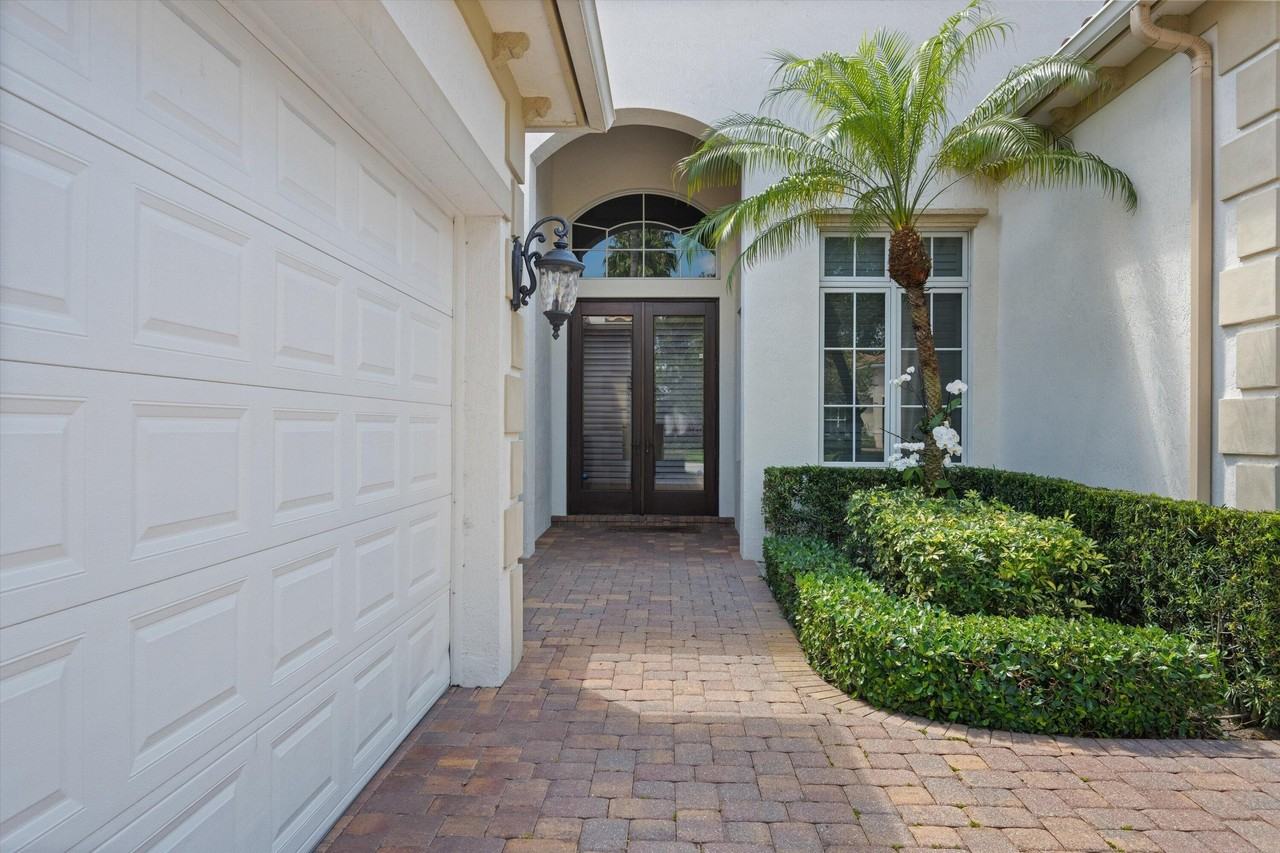 12200 Sunnydale Dr - Photo 4 of 50
