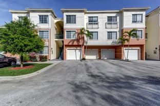 2210 Myrtlewood Cir E - Photo 1 of 1