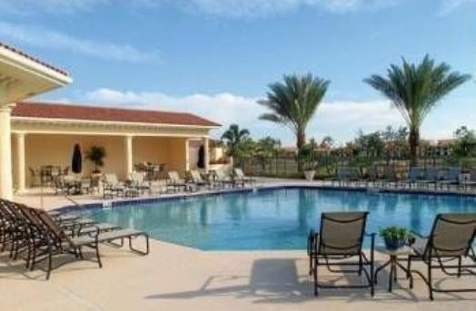 1440 Lake Crystal Dr #B - Photo 3 of 11