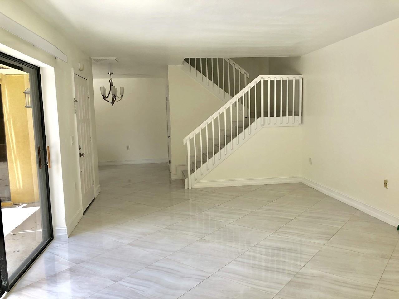 910 9th Way - Photo 4 of 26