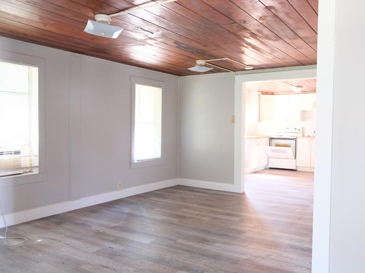 528 22nd St - Photo 4 of 13