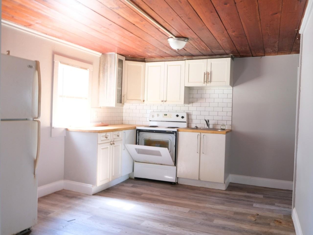 528 22nd St - Photo 6 of 13