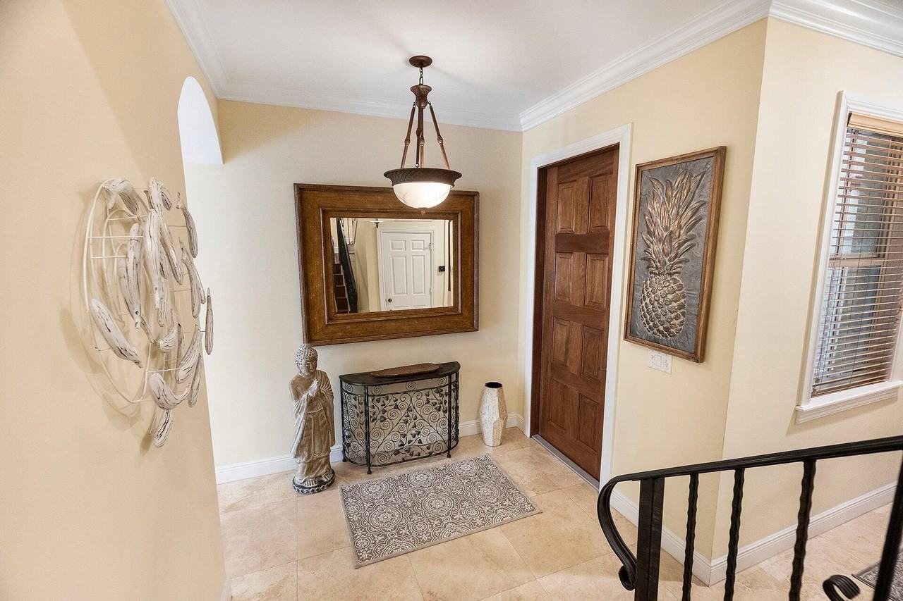 1421 Ne 26th Ave - Photo 4 of 31