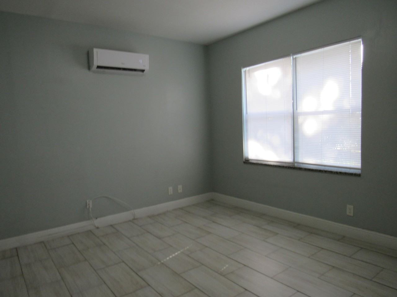 4283 Cocoanut Rd #3 - Photo 2 of 13