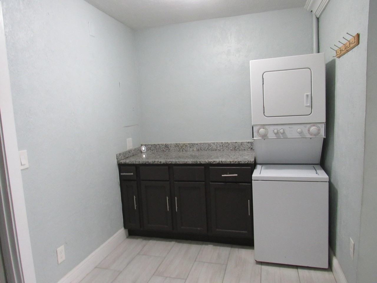 4283 Cocoanut Rd #3 - Photo 7 of 13
