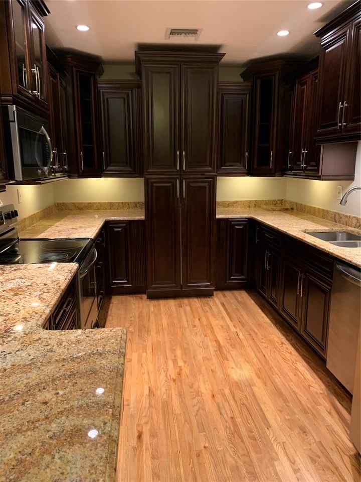 2910 Sw 103rd Pl - Photo 2 of 12