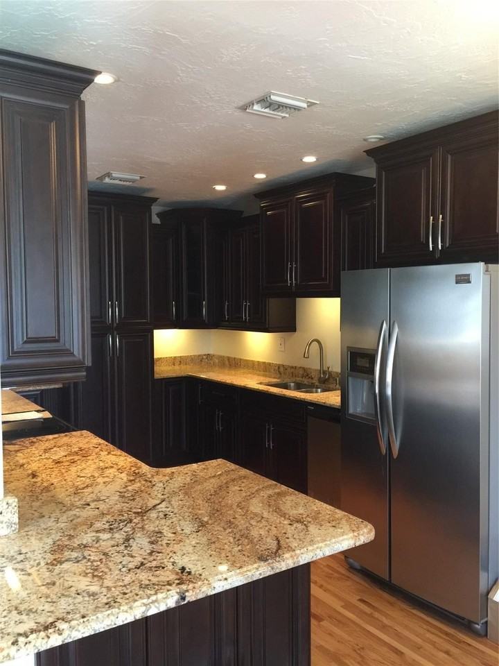2910 Sw 103rd Pl - Photo 3 of 12