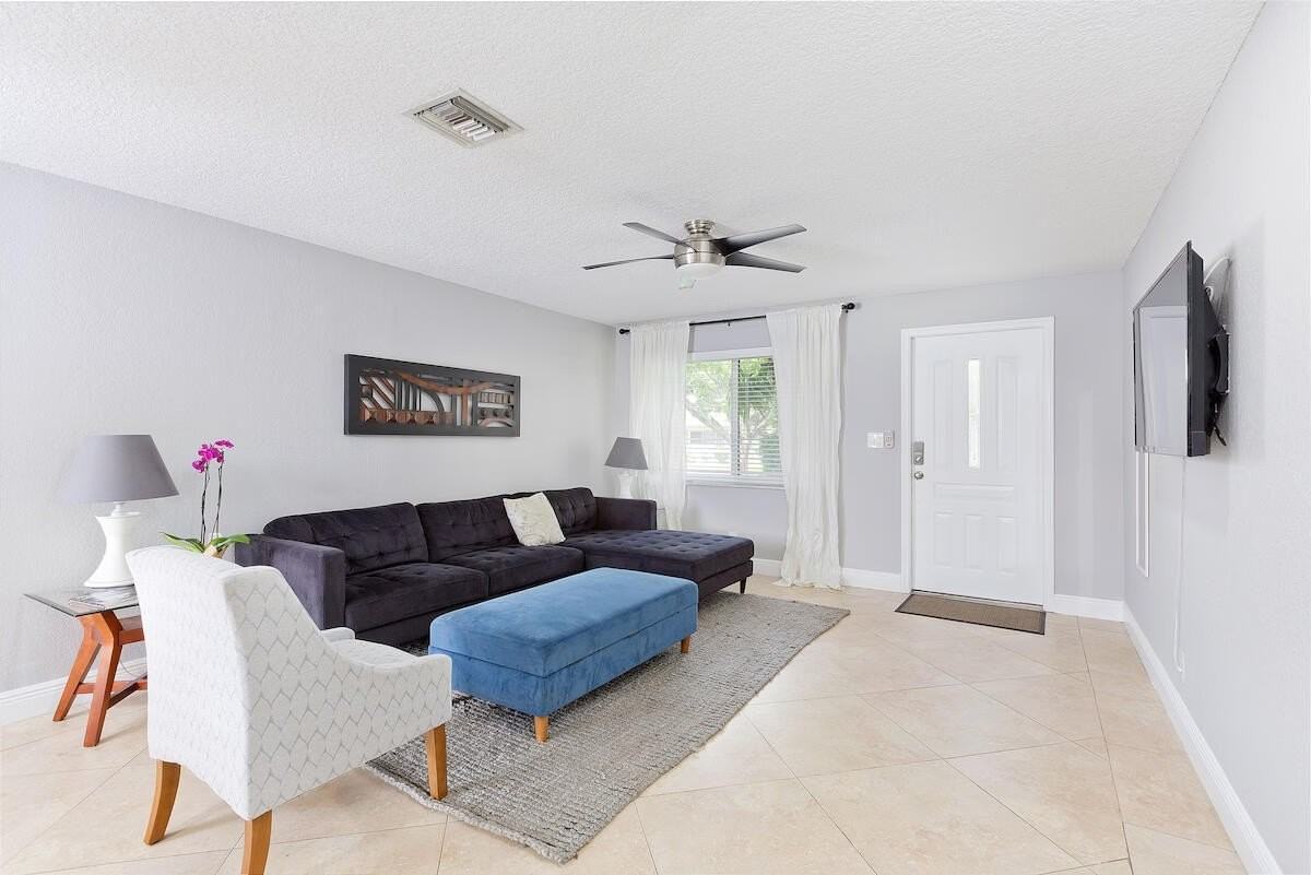 4348 Nw 2nd Ter - Photo 2 of 35