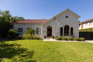 featured image of 1541 Rose Villa St