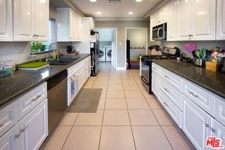 12419 Sarah St - Photo 6 of 8