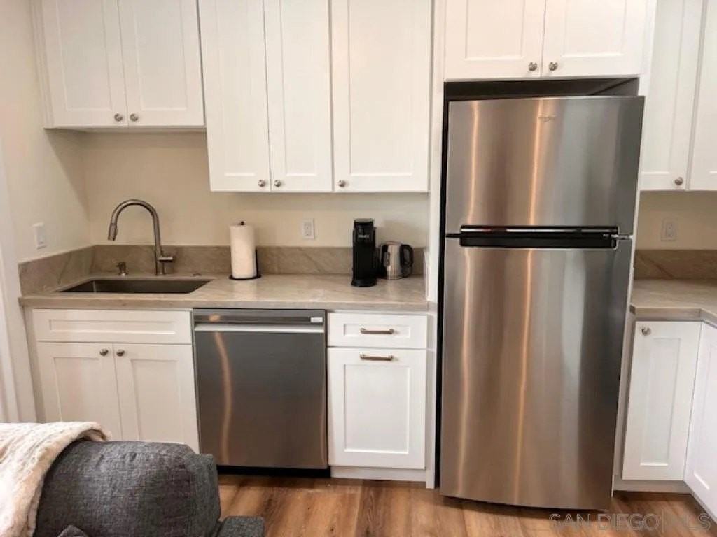 1044 3rd St - Photo 6 of 21