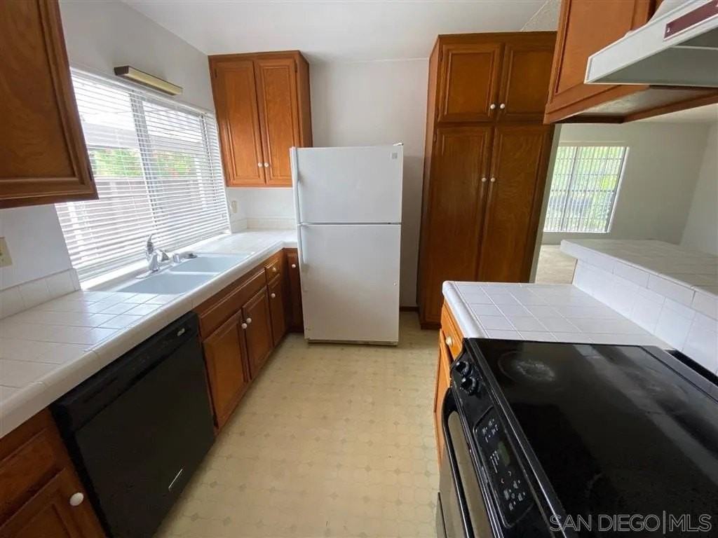 4354 Vision Dr - Photo 6 of 24