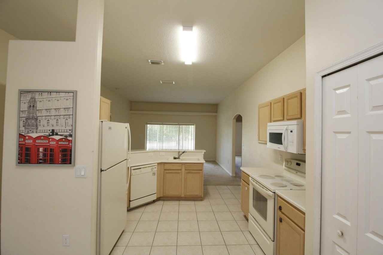 885 Tavernier Cir Ne - Photo 7 of 26