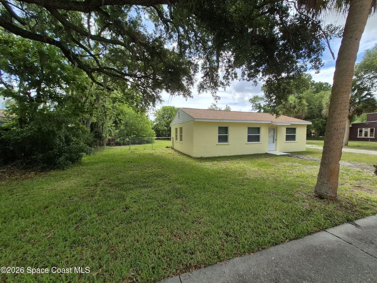 616 S Kentucky Ave - Photo 2 of 47