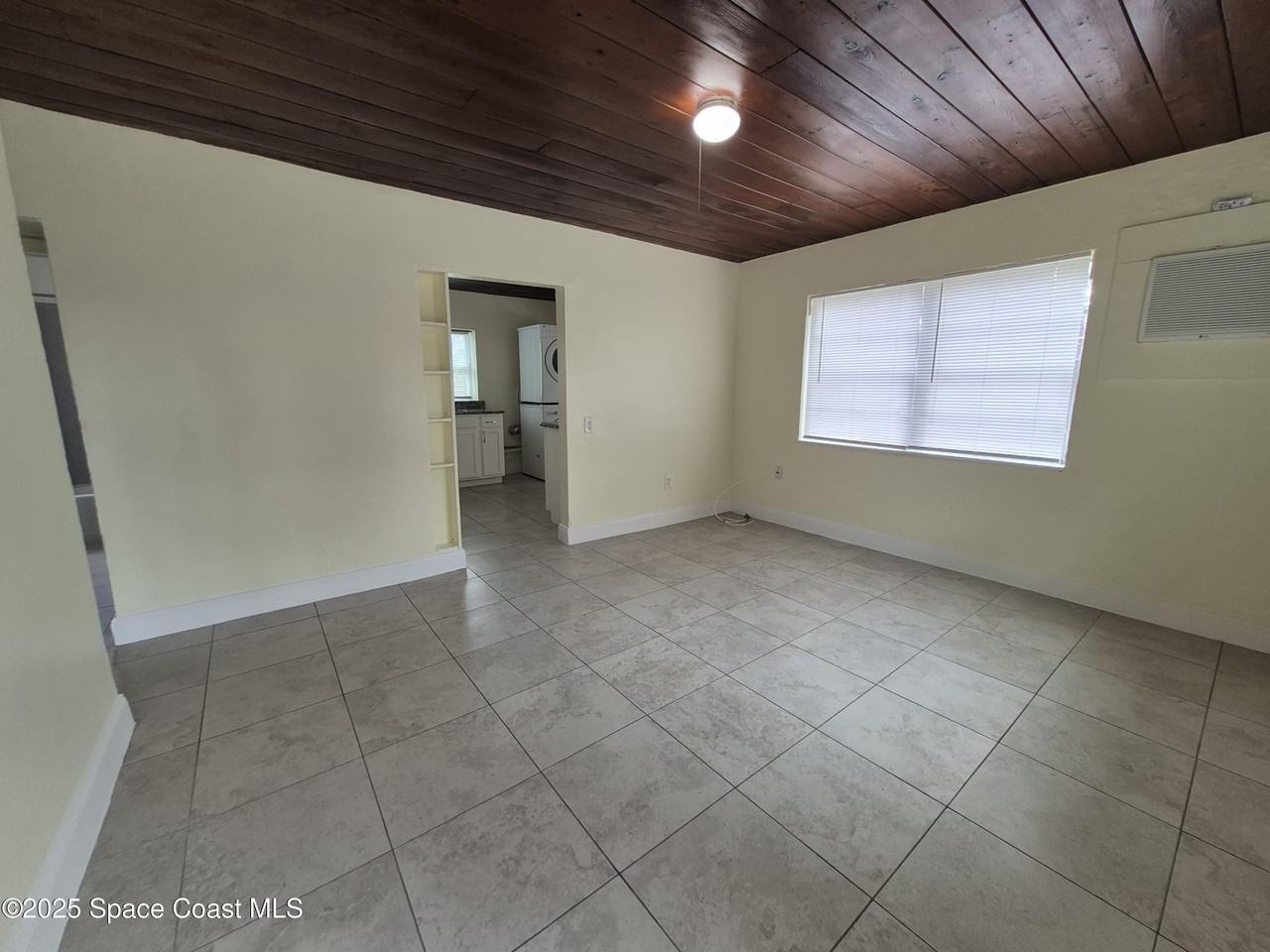 616 S Kentucky Ave - Photo 5 of 47