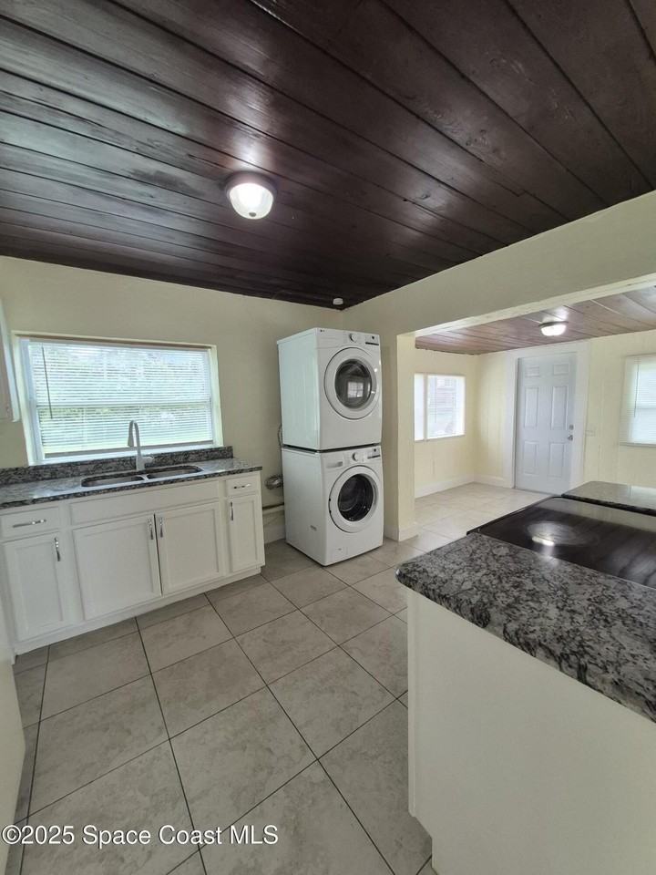 616 S Kentucky Ave - Photo 7 of 47