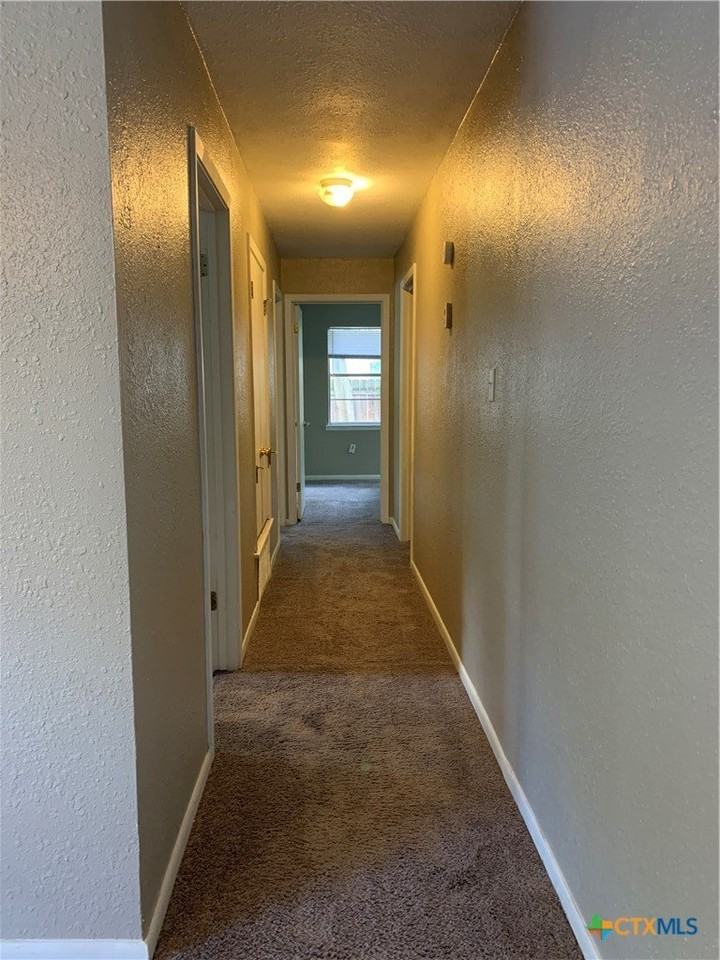 914 Chalk St - Photo 6 of 12