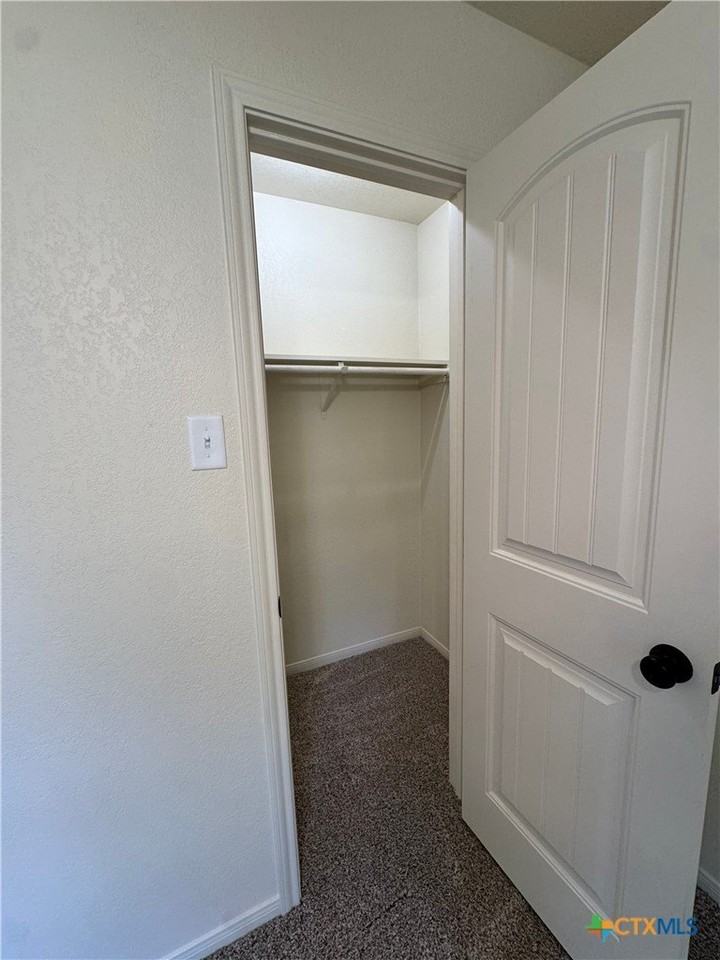 108 E Reagan Ave - Photo 4 of 18