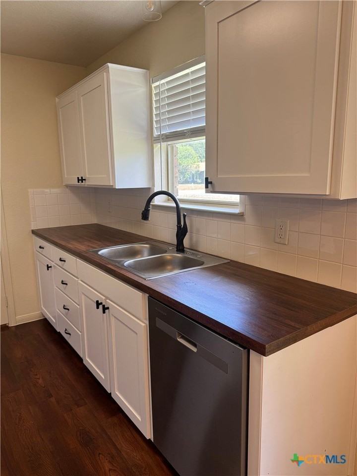 108 E Reagan Ave - Photo 7 of 18