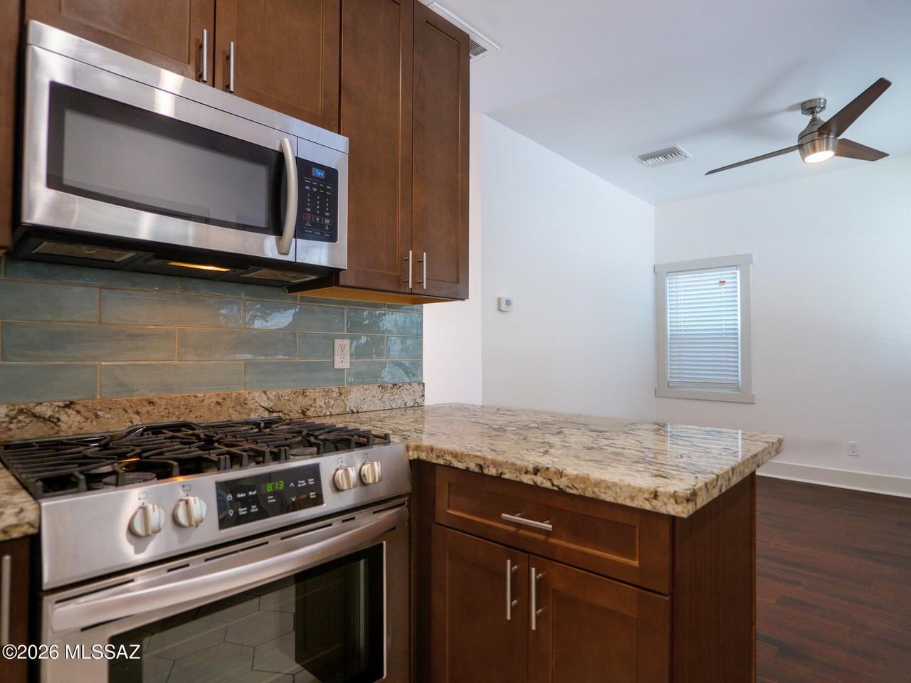 120 E 18th St - Photo 4 of 15