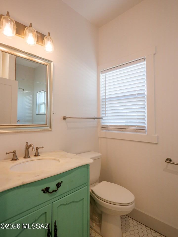 120 E 18th St - Photo 7 of 15