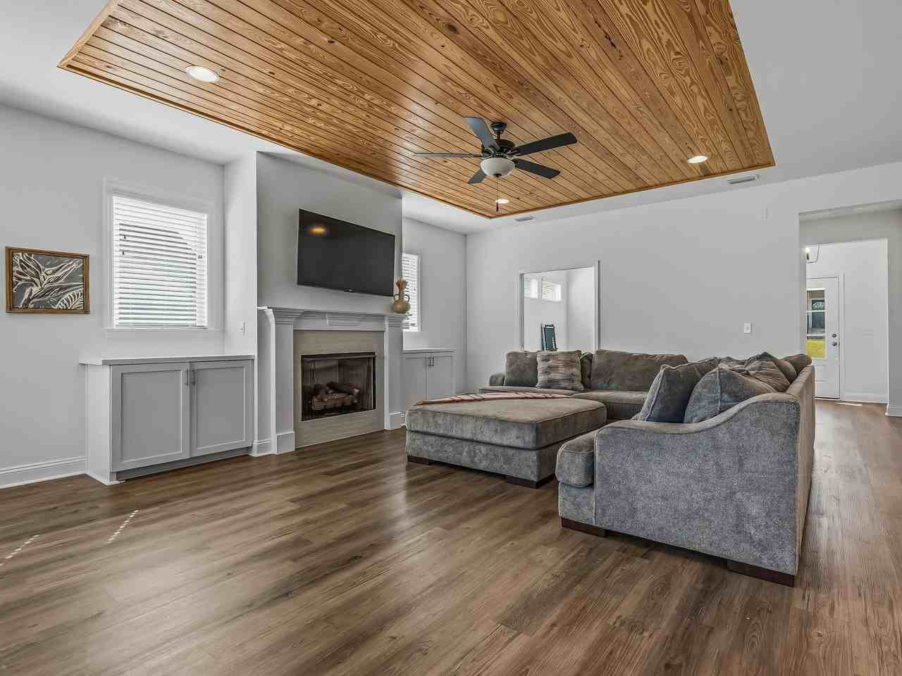 3836 Ardmore Ln - Photo 6 of 47