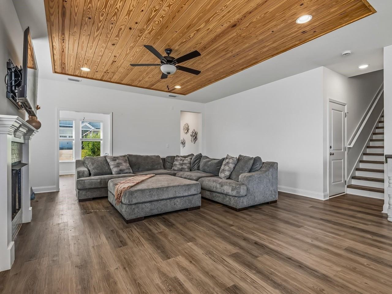3836 Ardmore Ln - Photo 7 of 47