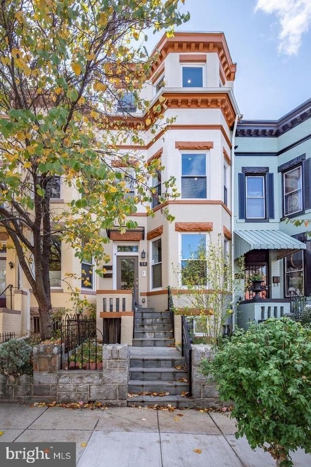 59 R St Ne #2 - Photo 2 of 22