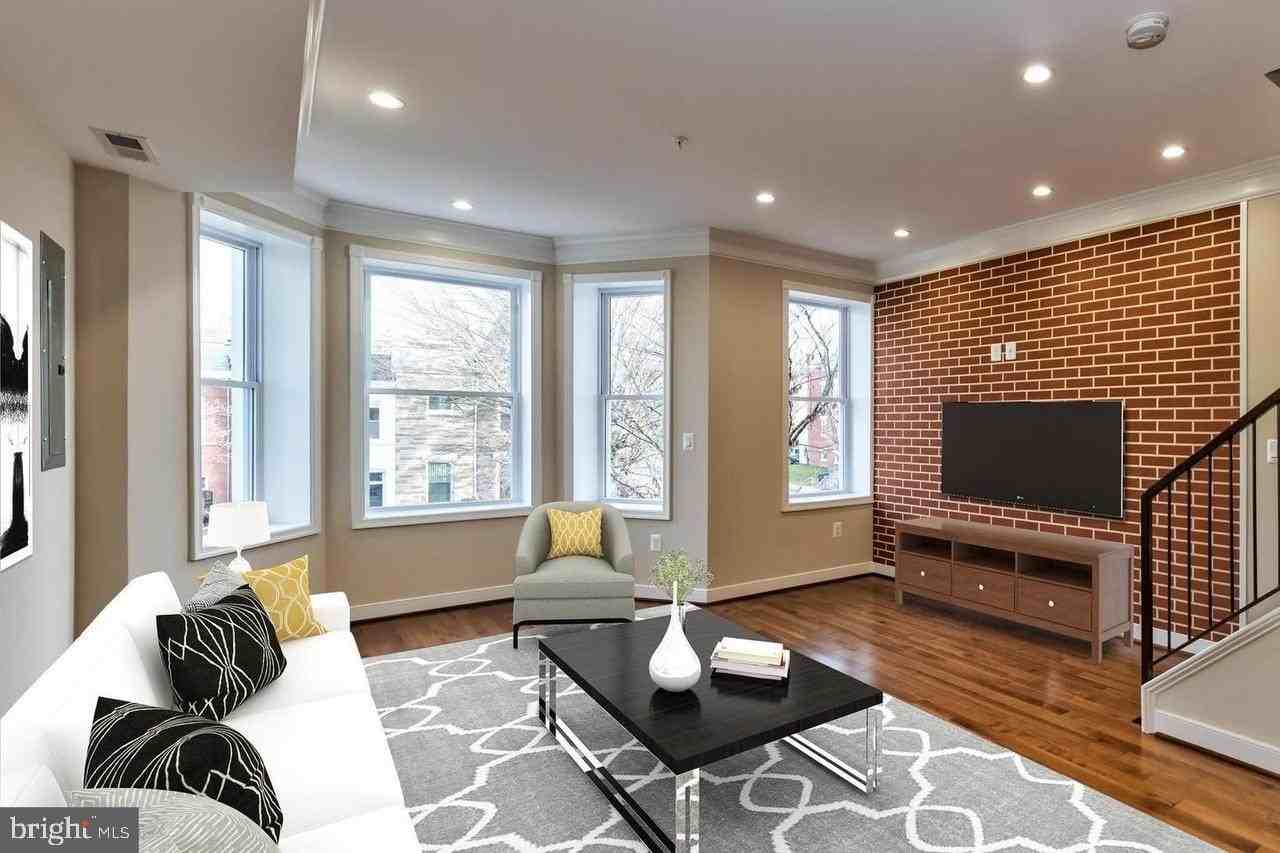 59 R St Ne #2 - Photo 7 of 22