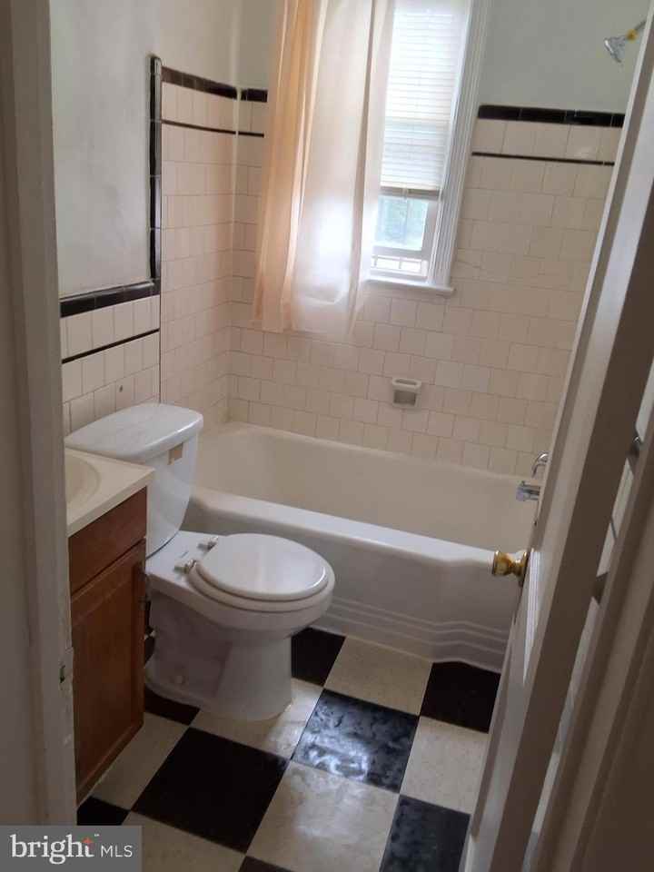 432 33rd St Se #2 - Photo 5 of 9