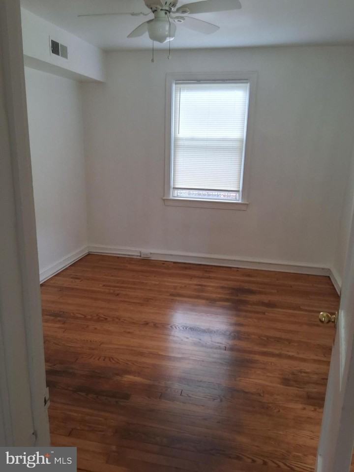 432 33rd St Se #2 - Photo 6 of 9