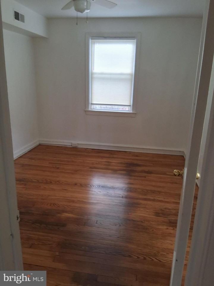 432 33rd St Se #2 - Photo 7 of 9