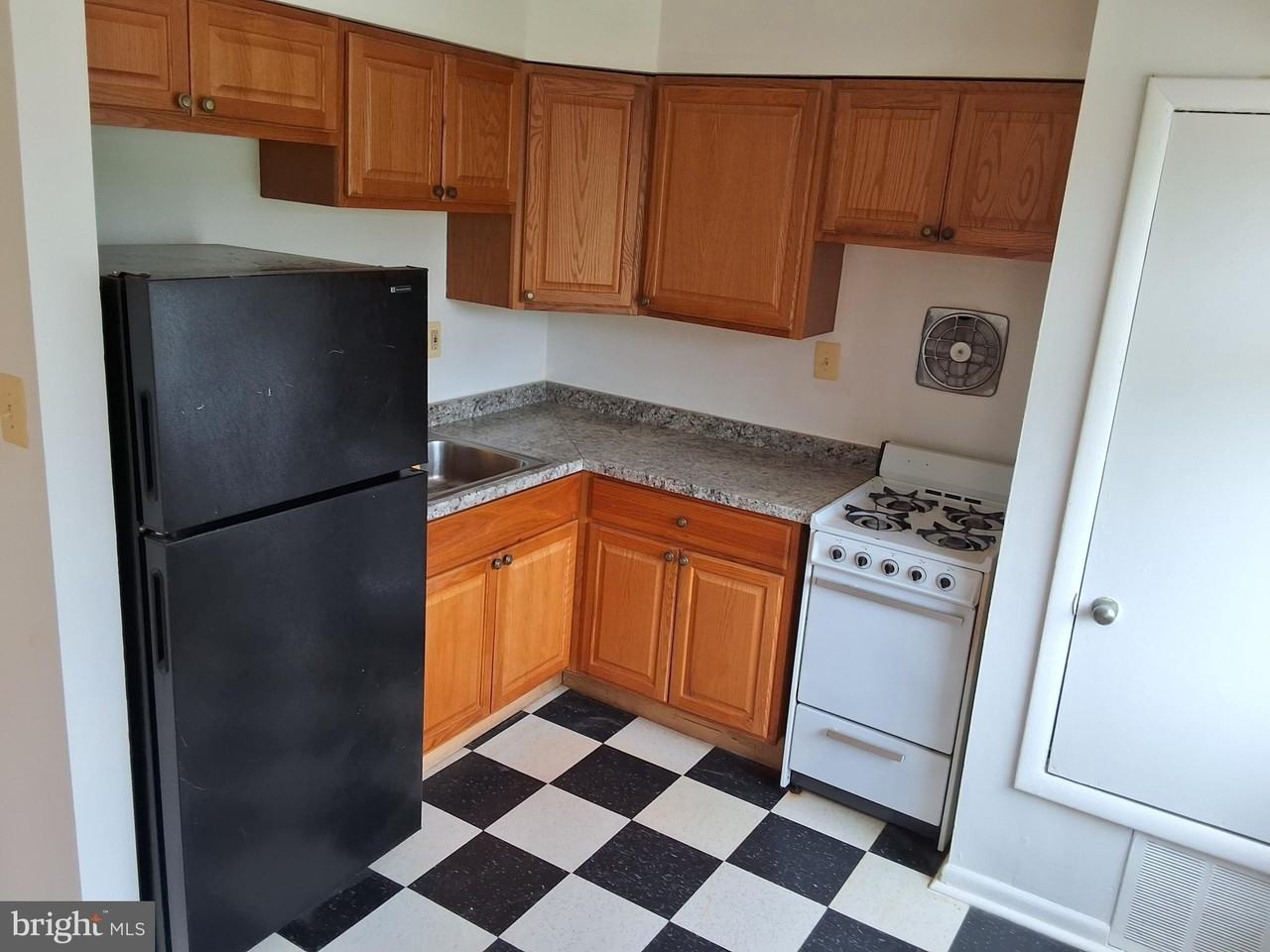 3241 Ely Pl Se #303 - Photo 4 of 16