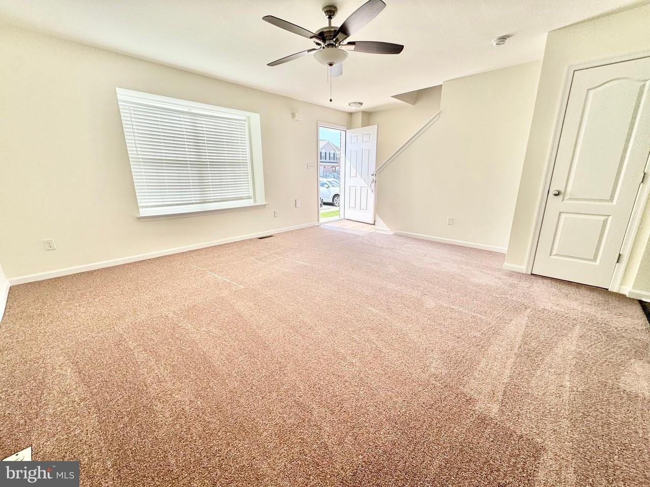 120 Salerno Dr - Photo 2 of 21