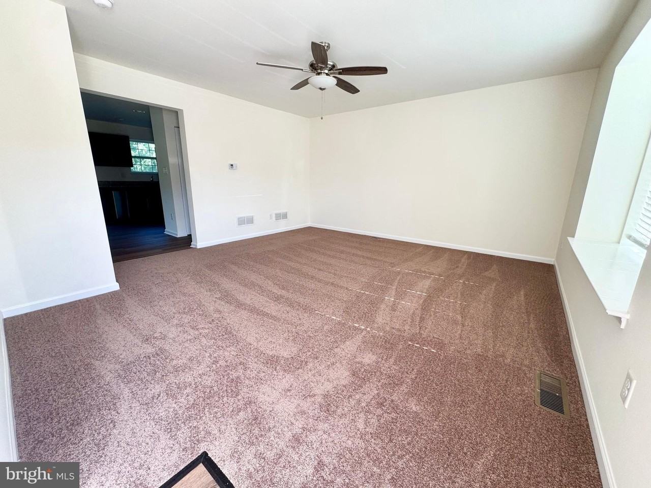 120 Salerno Dr - Photo 4 of 21